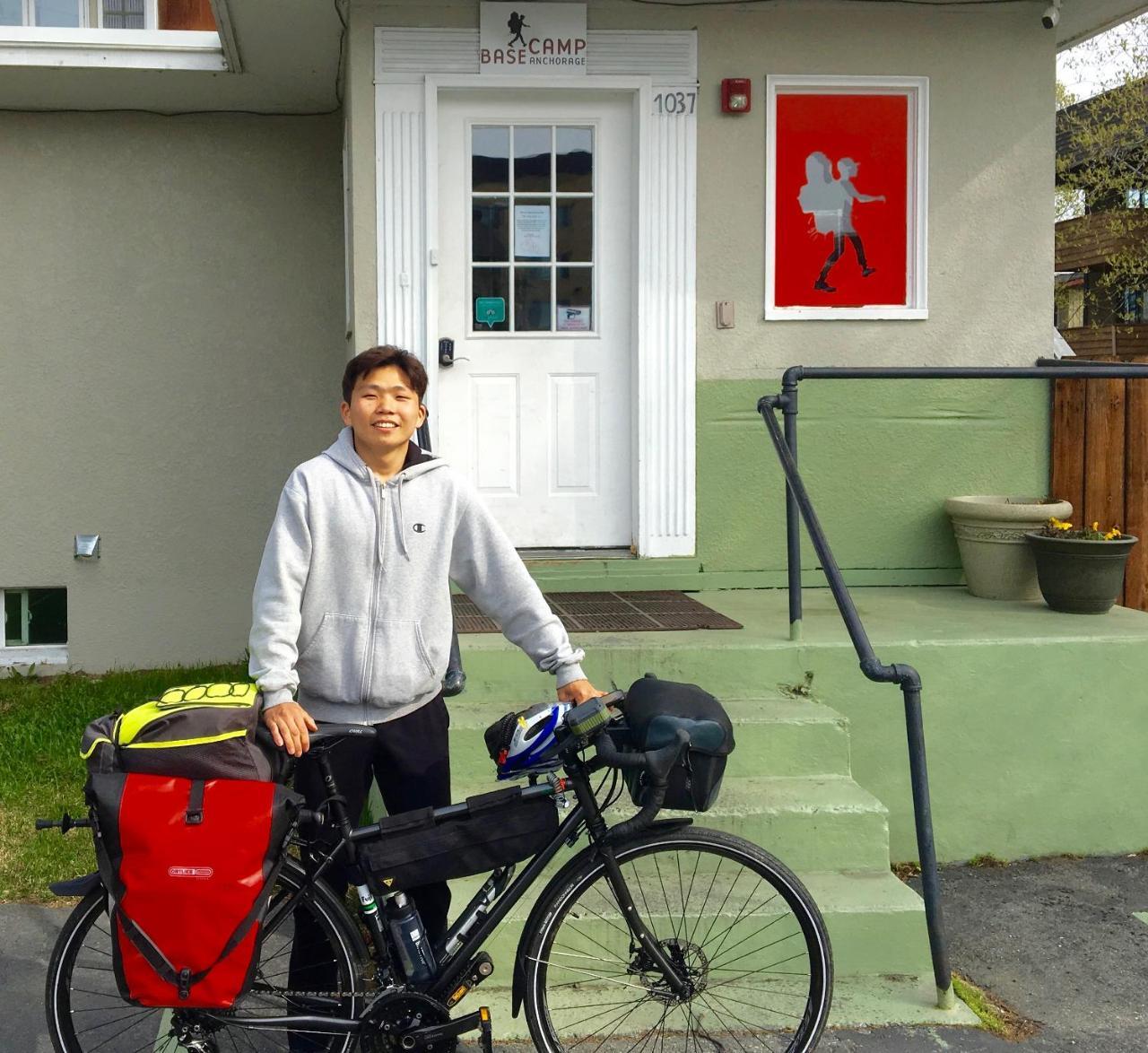 Base Camp Anchorage Hostel Exterior foto
